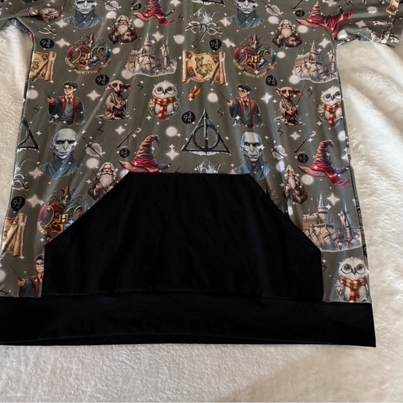 Boutique Harry Potter Short Sleeve Lightweight Hoodie Shirt 18/20 kids boys - Picture 3 of 3